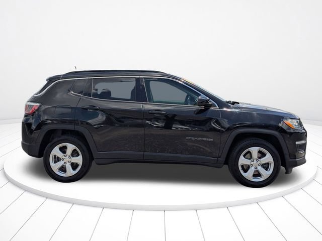 Used 2018 Jeep Compass Latitude w/ Popular Equipment Group FWD image 2