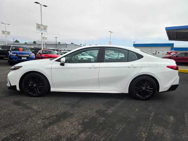 Used 2025 Toyota Camry SE FWD image 12
