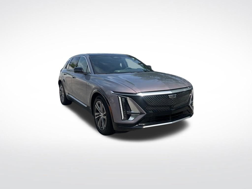 Used 2024 Cadillac Lyriq Luxury w/ LPO, Floor Liner Package image 2