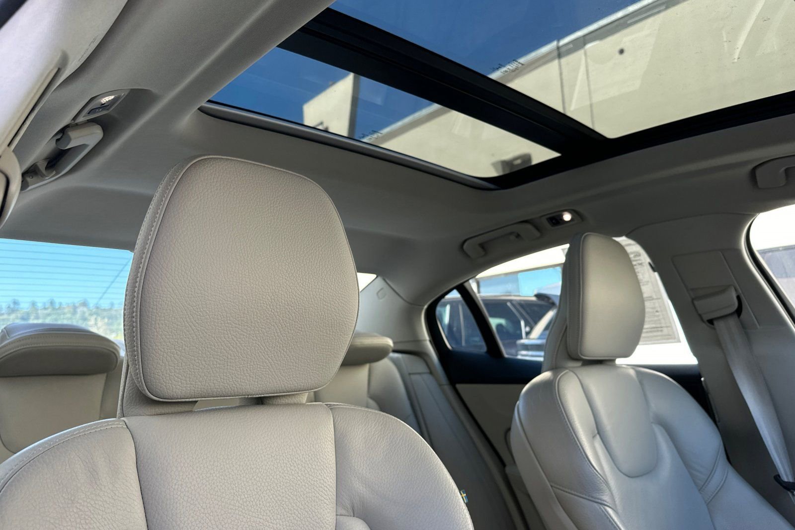 Used 2021 Volvo S60 T5 Momentum image 18