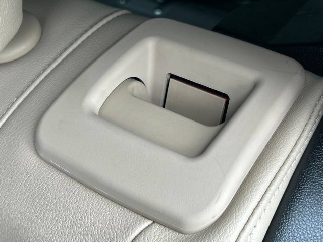 Used 2024 Cadillac XT4 Luxury w/ Cold Weather Package AWD/4WD image 33