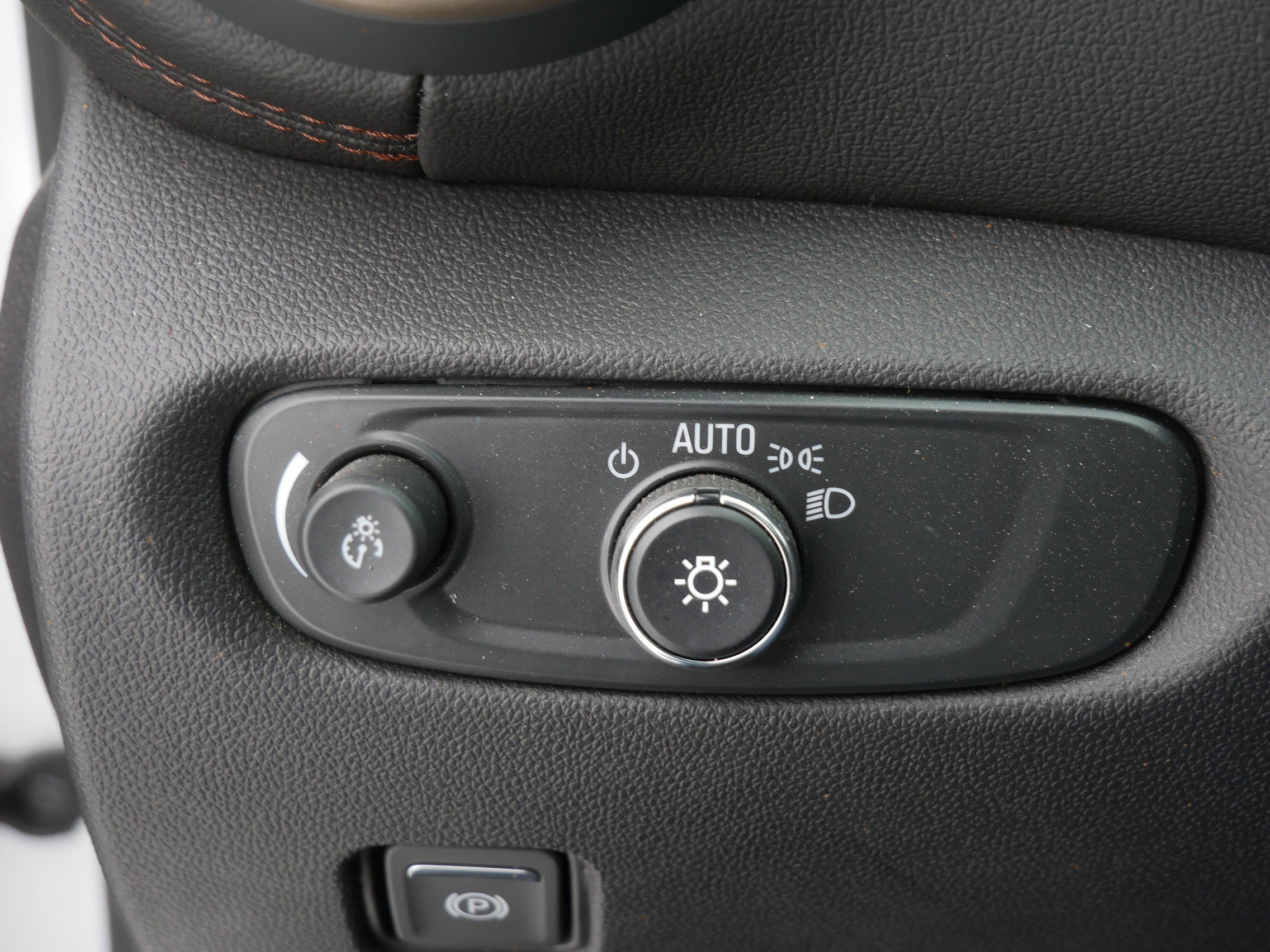 Used 2024 Chevrolet Blazer Premier w/ Driver Confidence II Package image 23