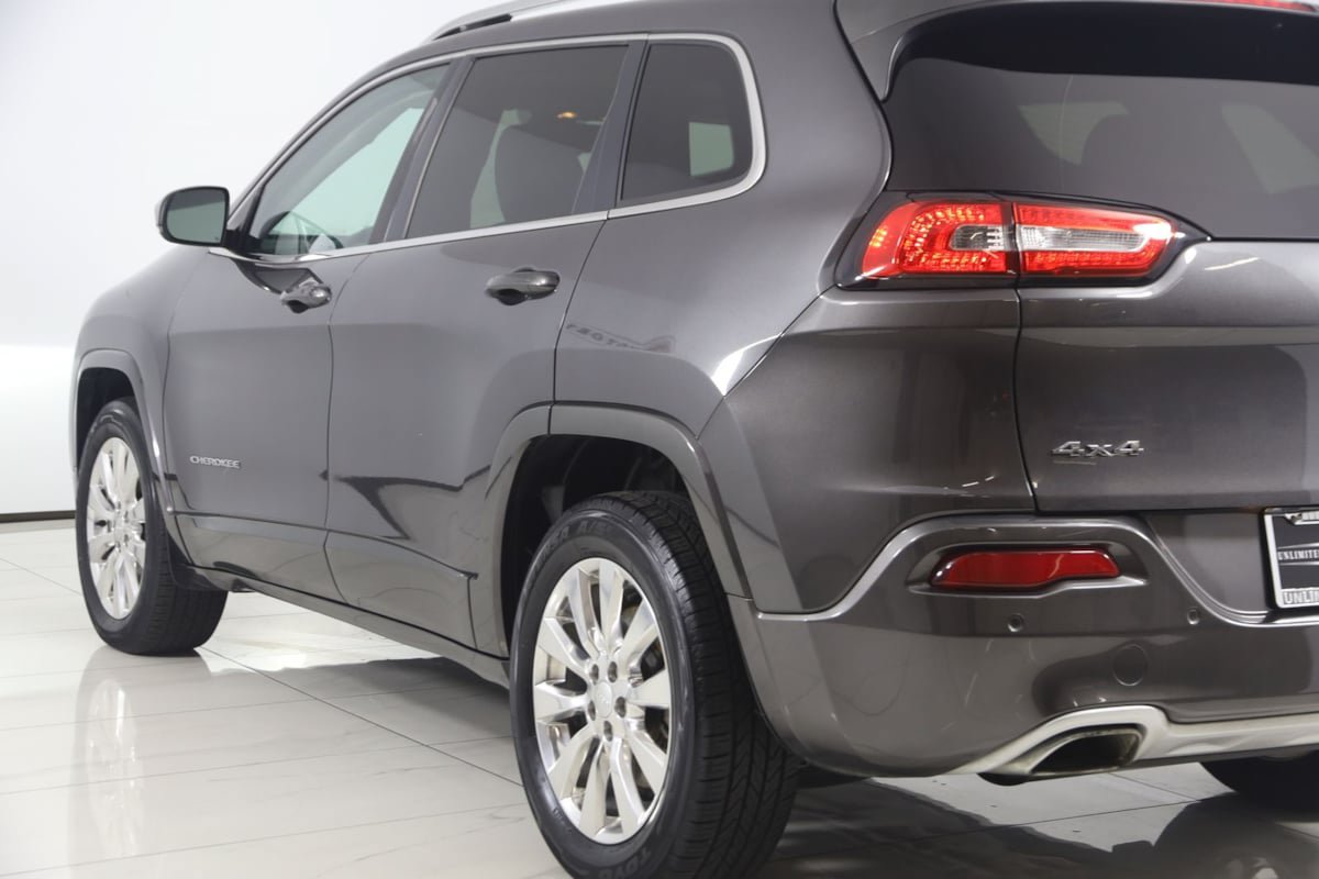Used 2018 Jeep Cherokee Overland AWD/4WD image 22