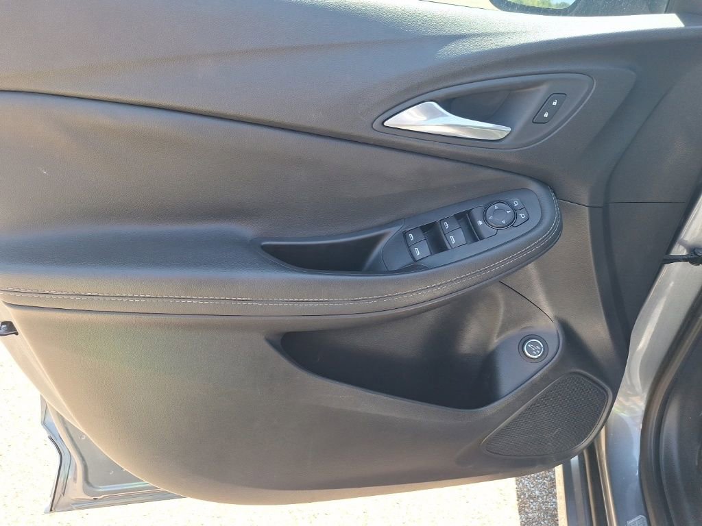 Used 2021 Buick Encore GX Select w/ Sport Touring Package image 22