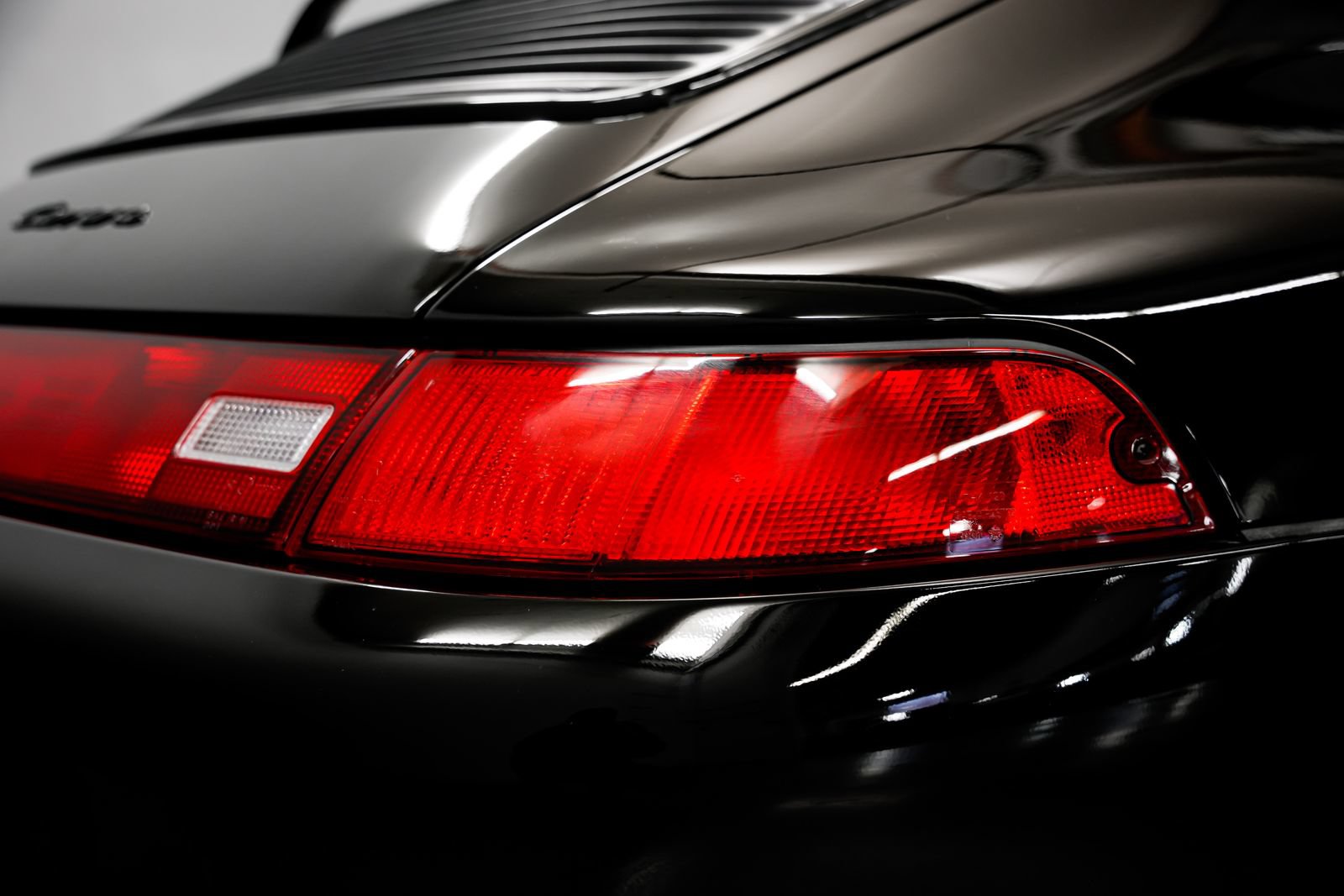 Used 1995 Porsche 911 Carrera RWD image 37