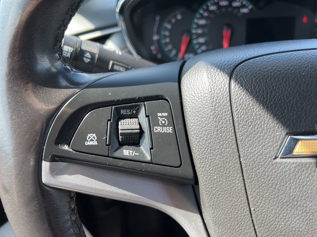 Used 2019 Chevrolet Trax LT w/ LT Convenience Package FWD image 14