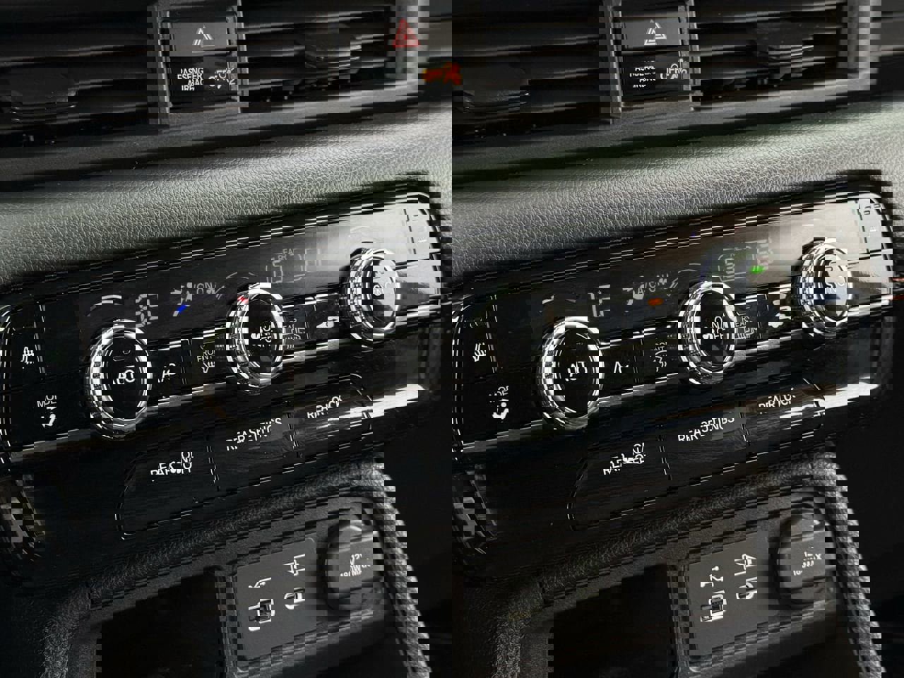 Used 2023 Honda Pilot TrailSport image 18