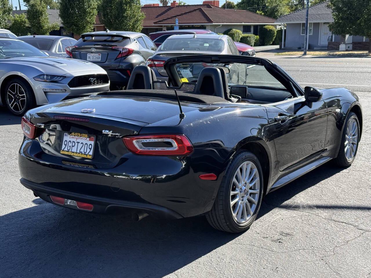 Used 2017 FIAT 124 Spider Classica RWD image 7