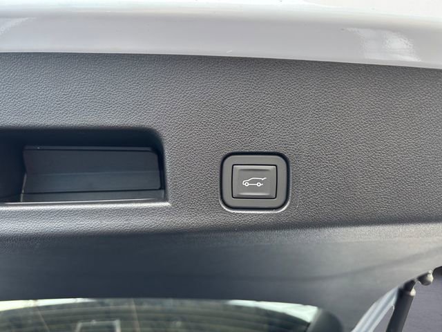 New 2026 Chevrolet Traverse LT w/ Midnight/Sport Edition AWD/4WD image 23