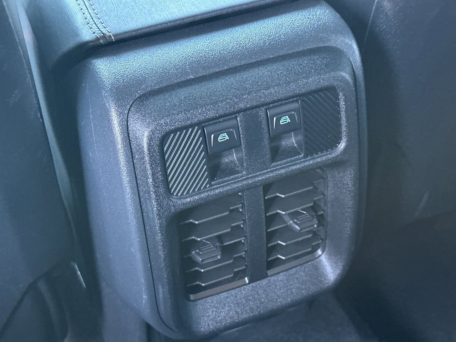 Used 2025 Ford Bronco Badlands image 15