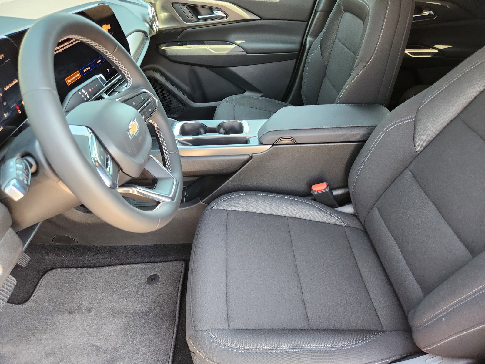 New 2026 Chevrolet Equinox EV LT w/ Comfort Package image 9
