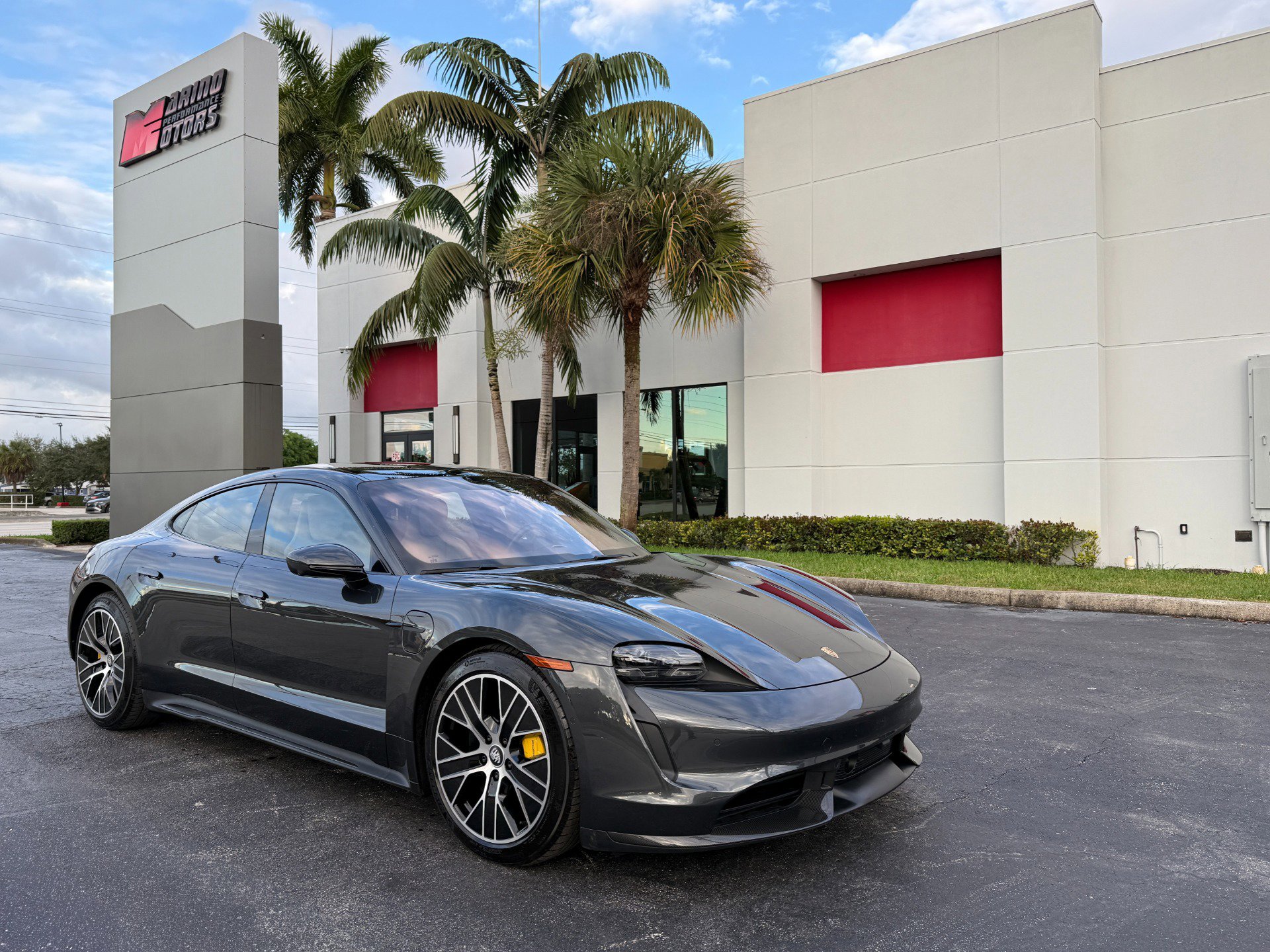 Used 2020 Porsche Taycan Turbo S image 1