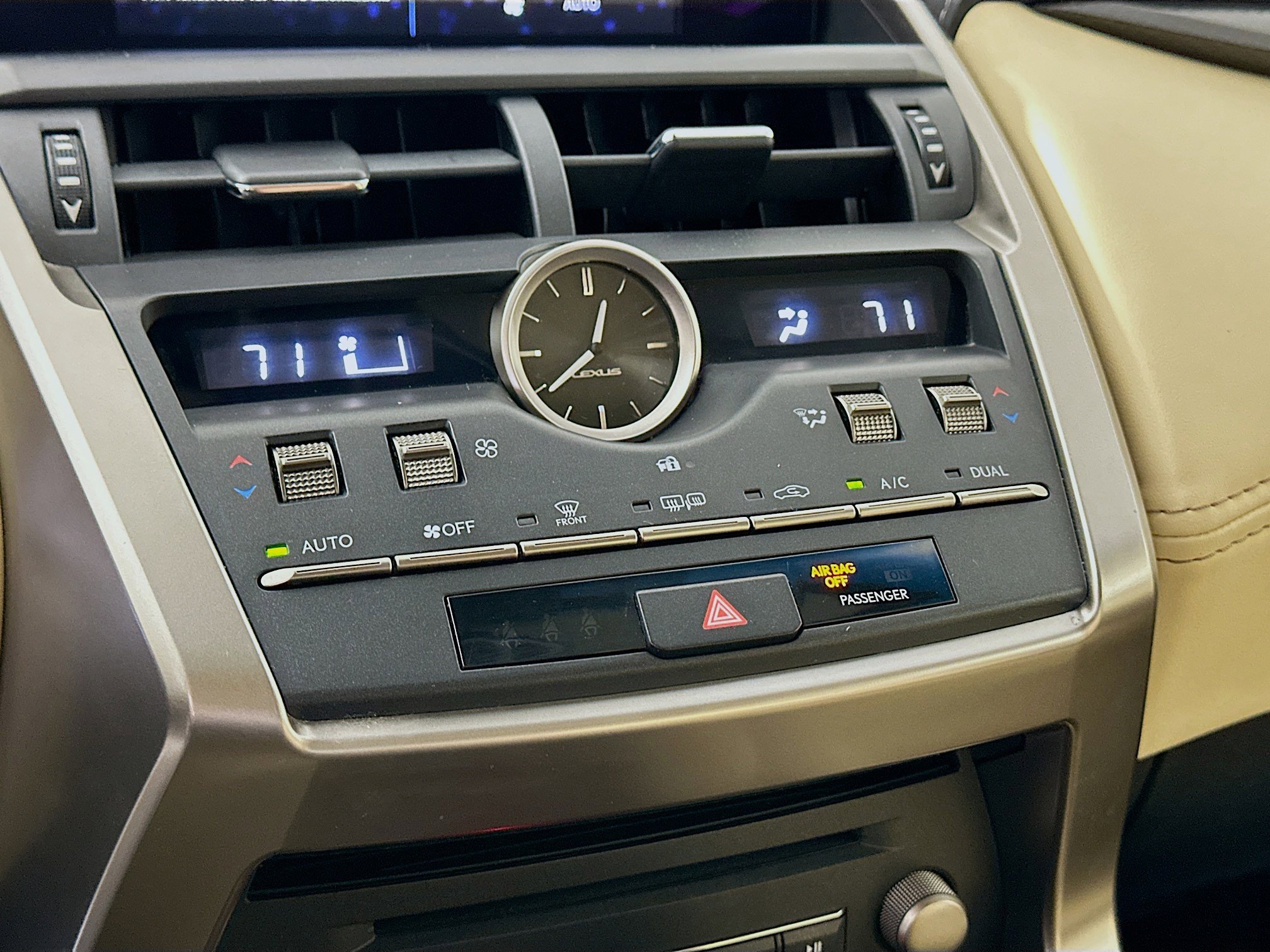 Used 2018 Lexus NX 300 FWD image 22