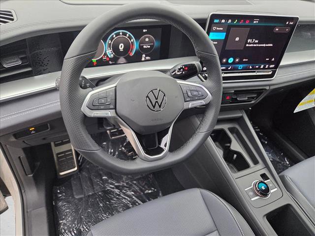 New 2026 Volkswagen Tiguan SE R-Line FWD image 3