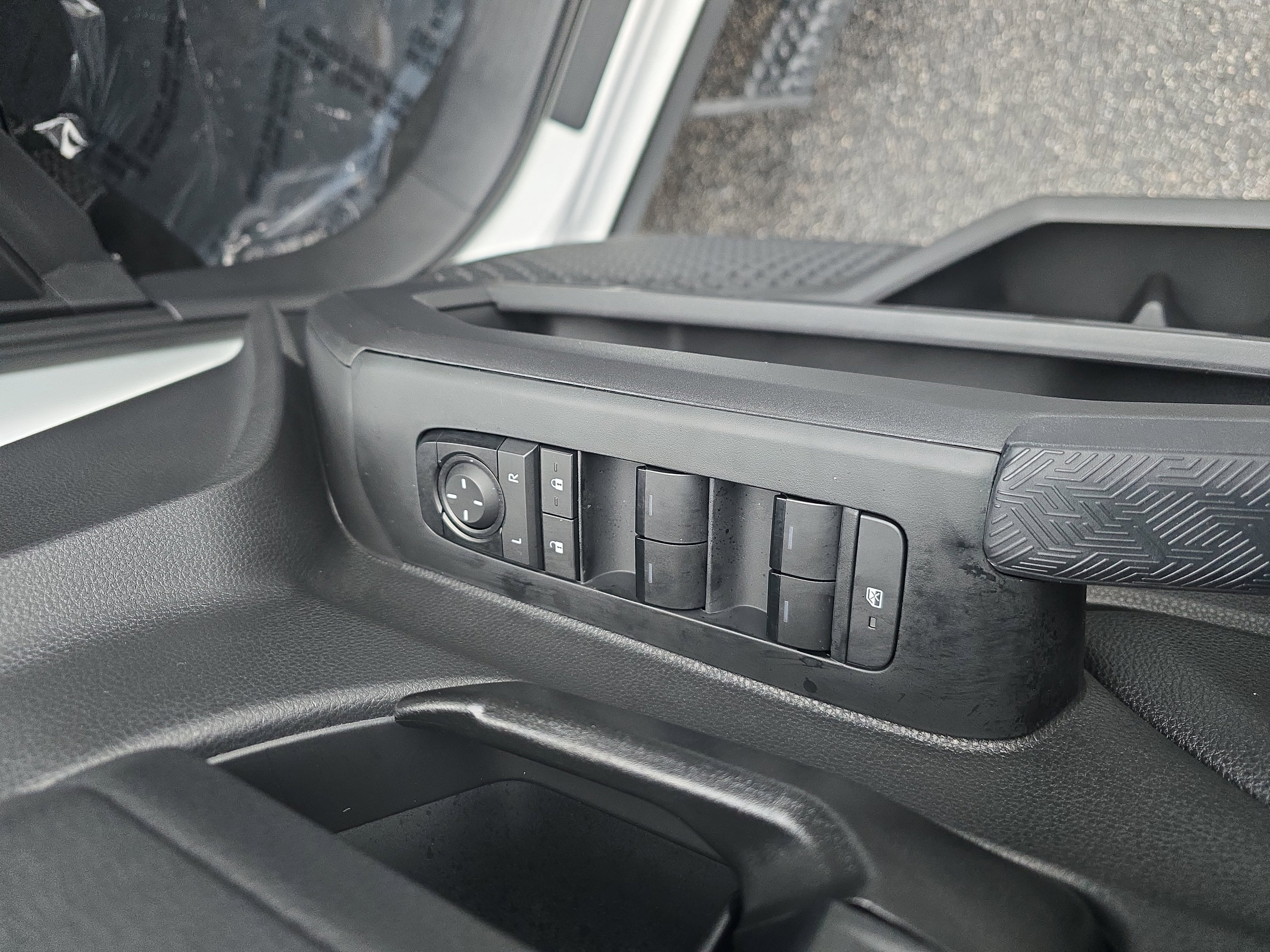 Used 2025 Toyota Tacoma SR5 image 28