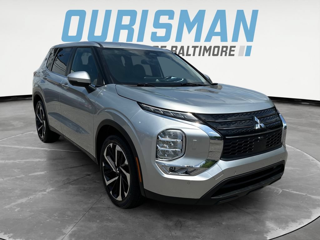 Used 2024 Mitsubishi Outlander SE FWD image 1