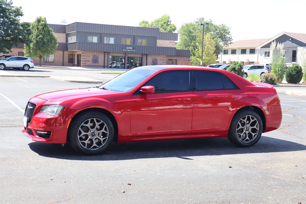 Used 2018 Chrysler 300 S w/ S Model Appearance Package AWD/4WD image 10