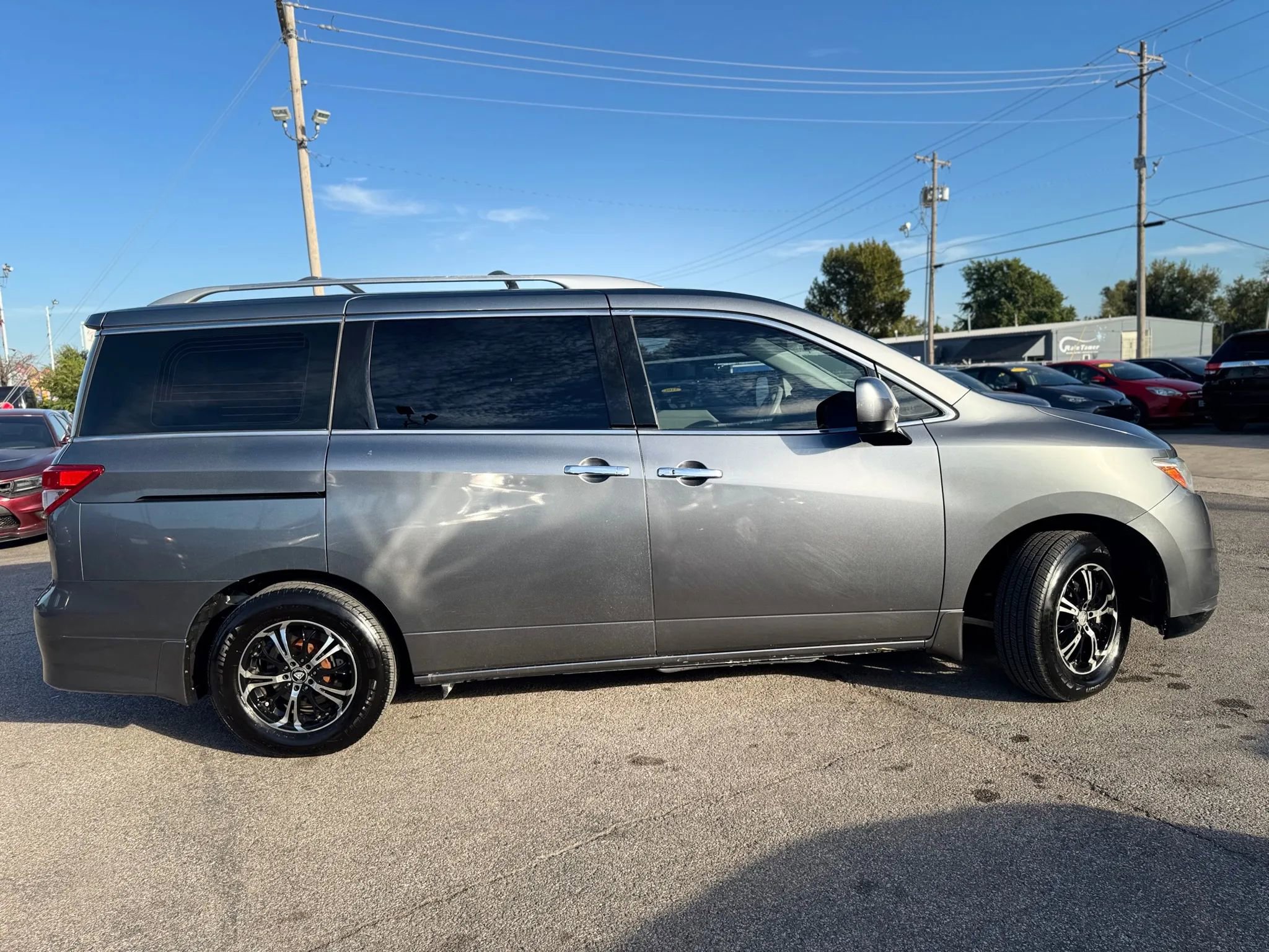 Used 2015 Nissan Quest S image 2