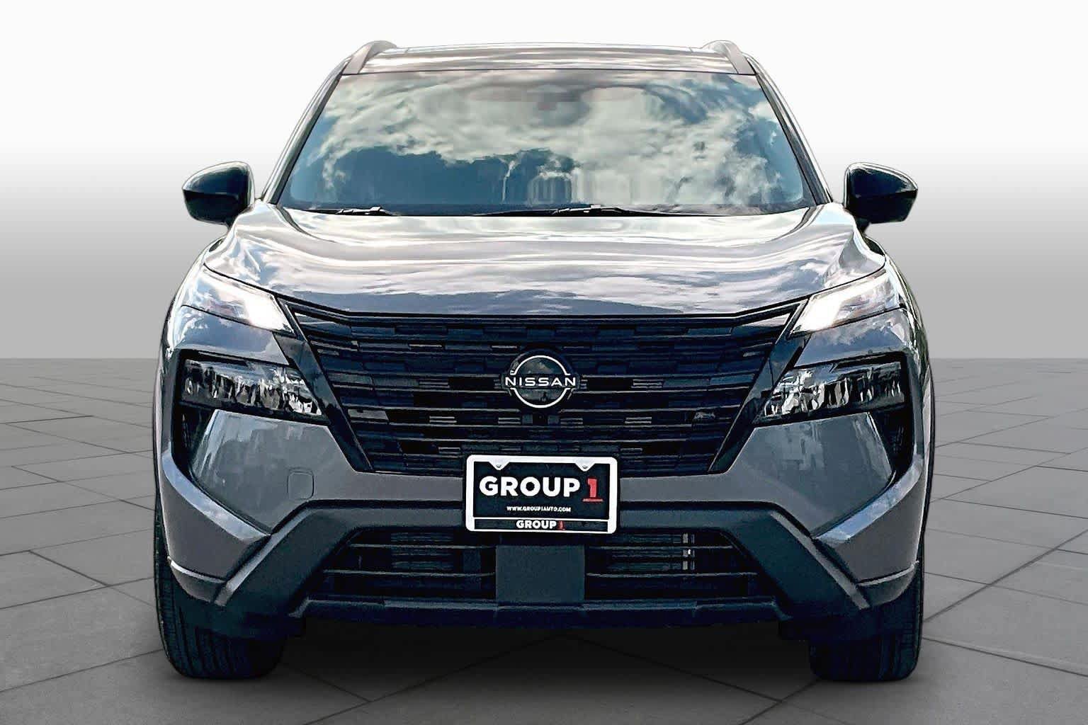 New 2027 Nissan Rogue Dark Armor FWD image 3
