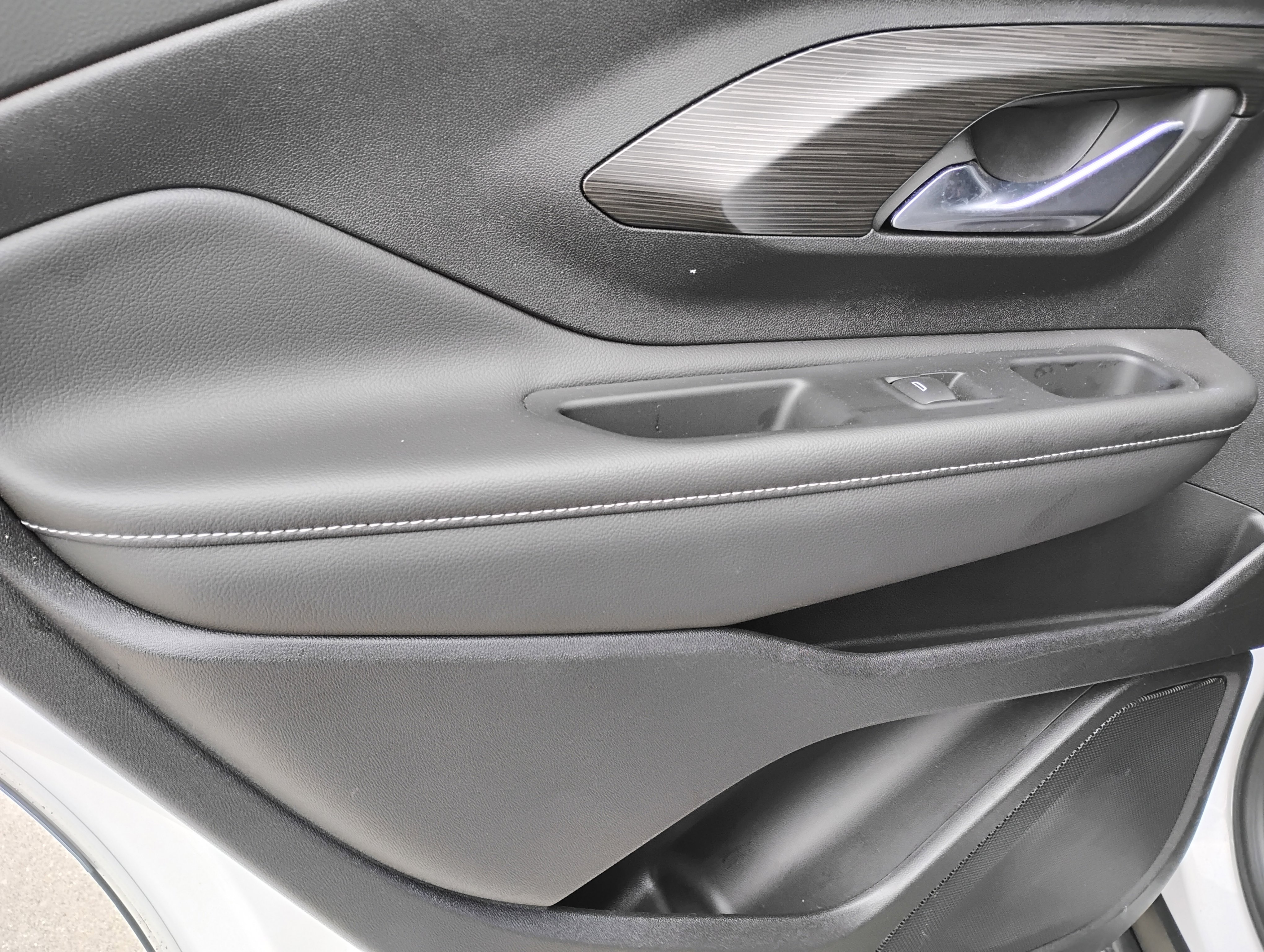 Used 2023 GMC Terrain SLE image 16