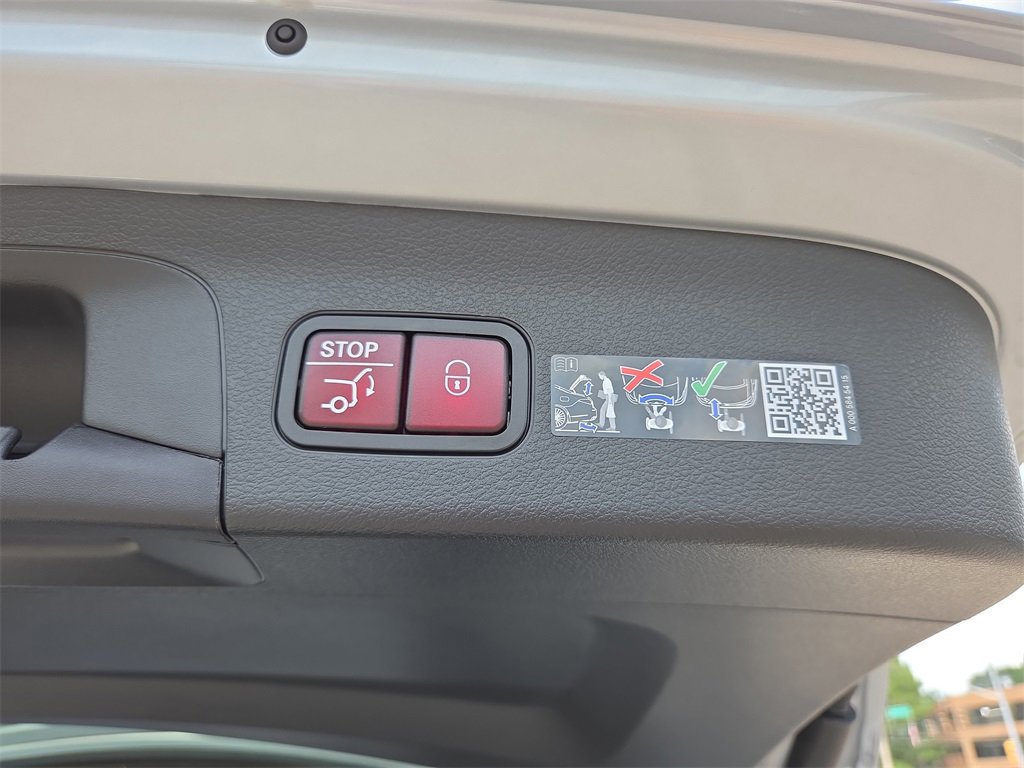 New 2025 Mercedes-Benz GLS 450 4MATIC image 16