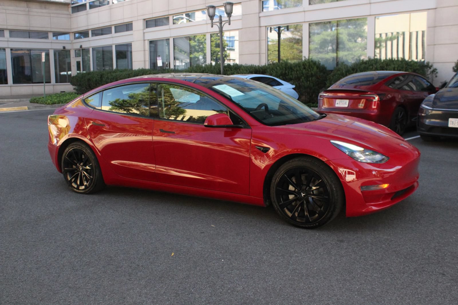 Used 2023 Tesla Model 3 Standard Range RWD image 2