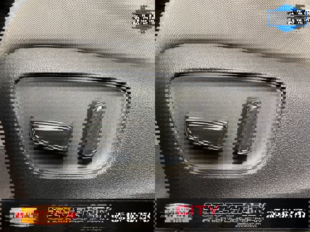 Used 2024 Toyota Sienna LE image 13