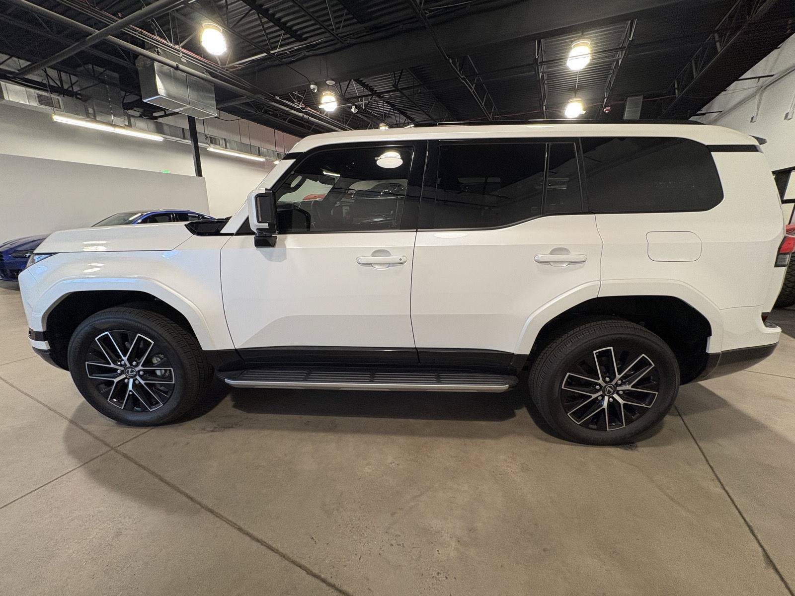 Used 2026 Lexus GX 550 w/ Cold Area Package AWD/4WD image 6