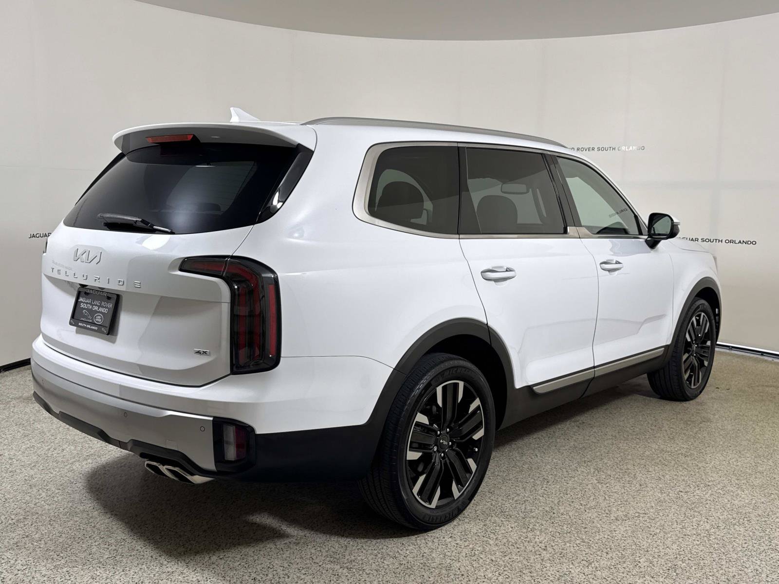 Used 2023 Kia Telluride SX AWD/4WD image 5