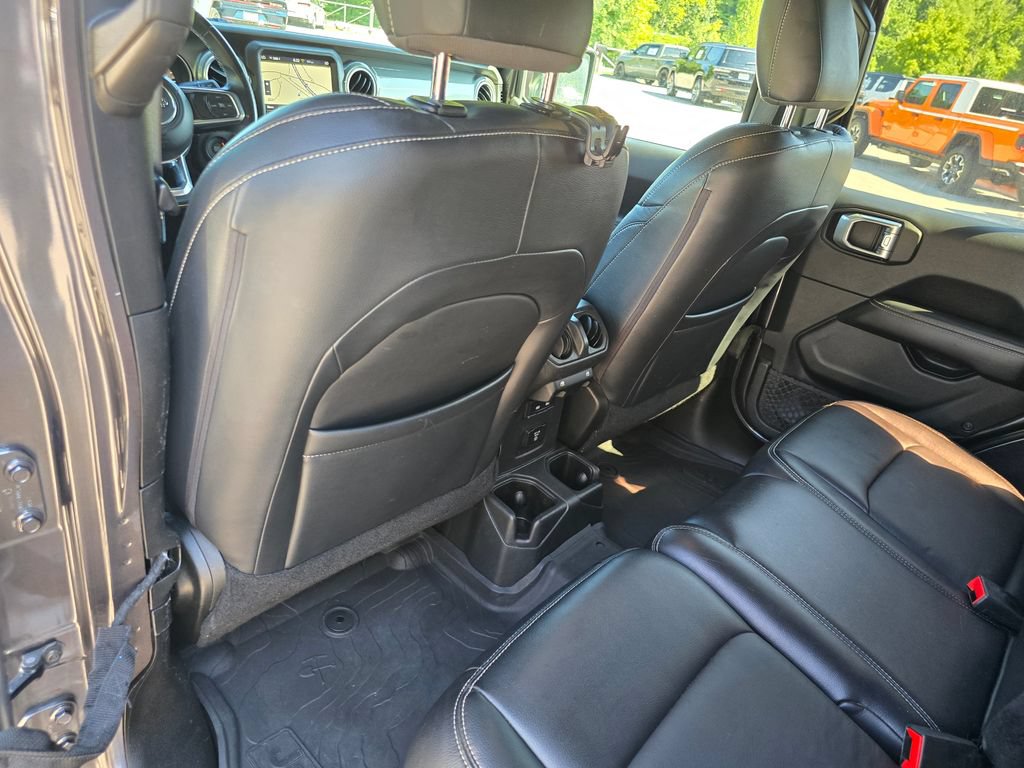 Used 2022 Jeep Wrangler Unlimited Sahara AWD/4WD image 24