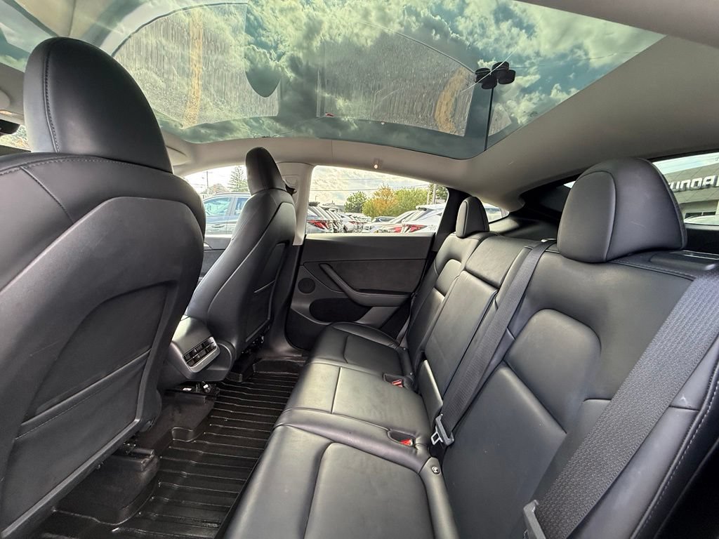 Used 2022 Tesla Model Y Long Range AWD/4WD image 14