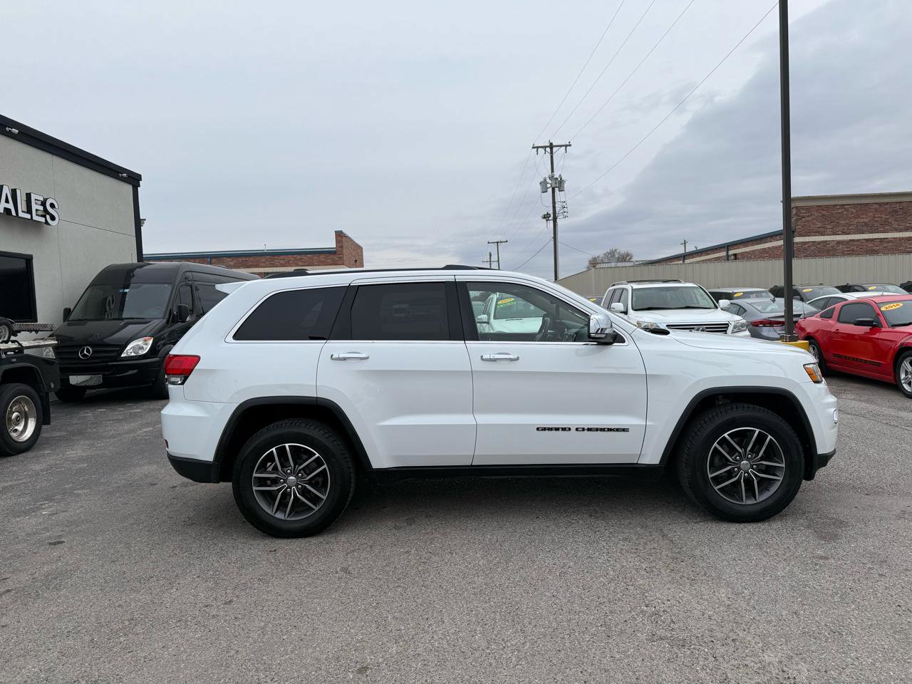 Used 2017 Jeep Grand Cherokee Limited w/ Trailer Tow Group IV image 5