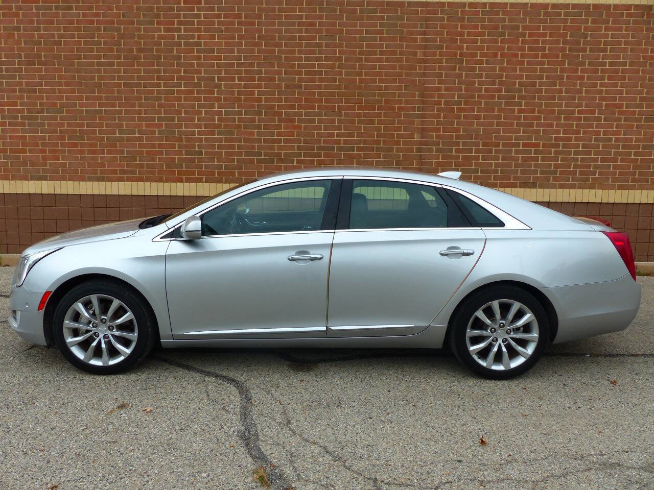 Used 2017 Cadillac XTS Luxury image 6