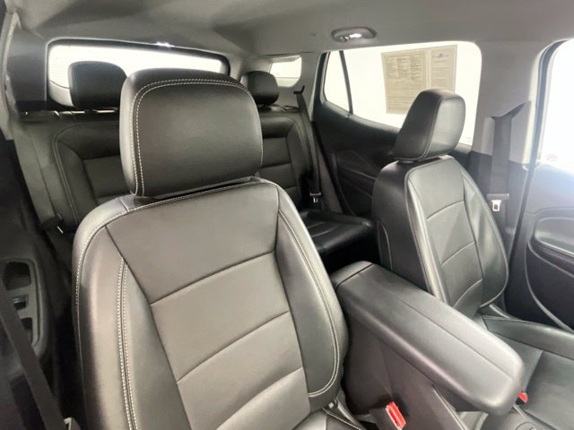 Used 2024 GMC Terrain SLT AWD/4WD image 14