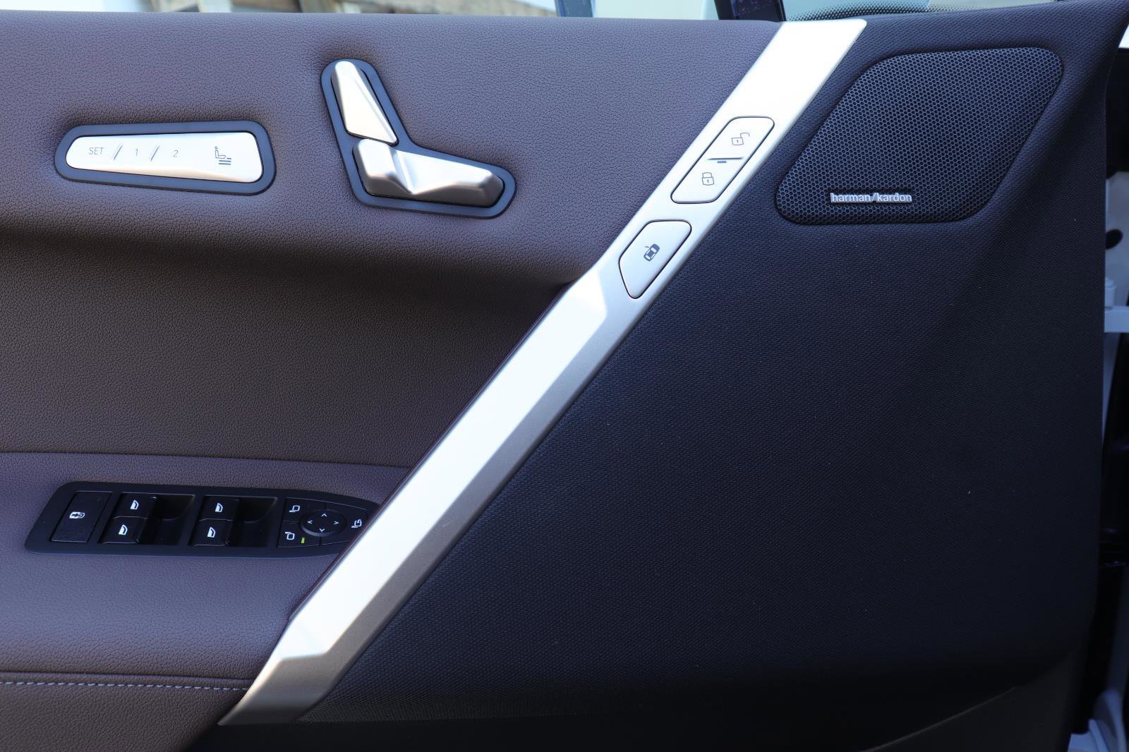New 2026 BMW iX xDrive60 image 23