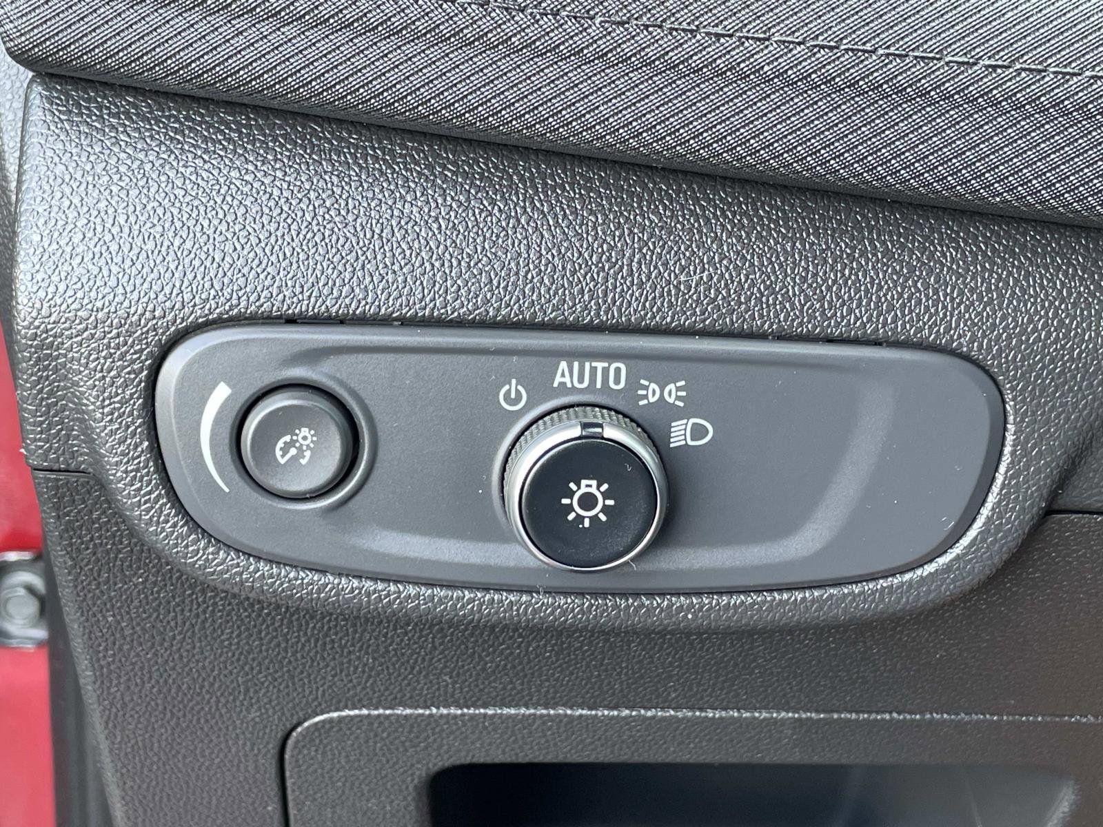 Used 2025 Chevrolet TrailBlazer LT image 19