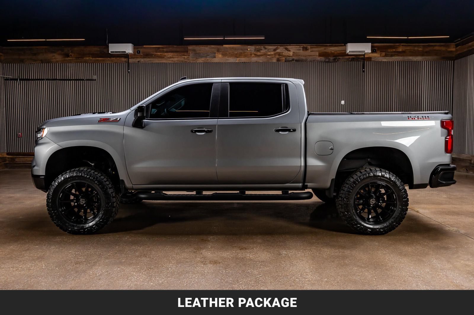 Used 2025 Chevrolet Silverado 1500 LT Trail Boss w/ Convenience Package II AWD/4WD image 6
