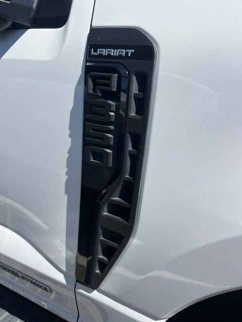 Used 2023 Ford F350 Lariat w/ Lariat Ultimate Package AWD/4WD image 6