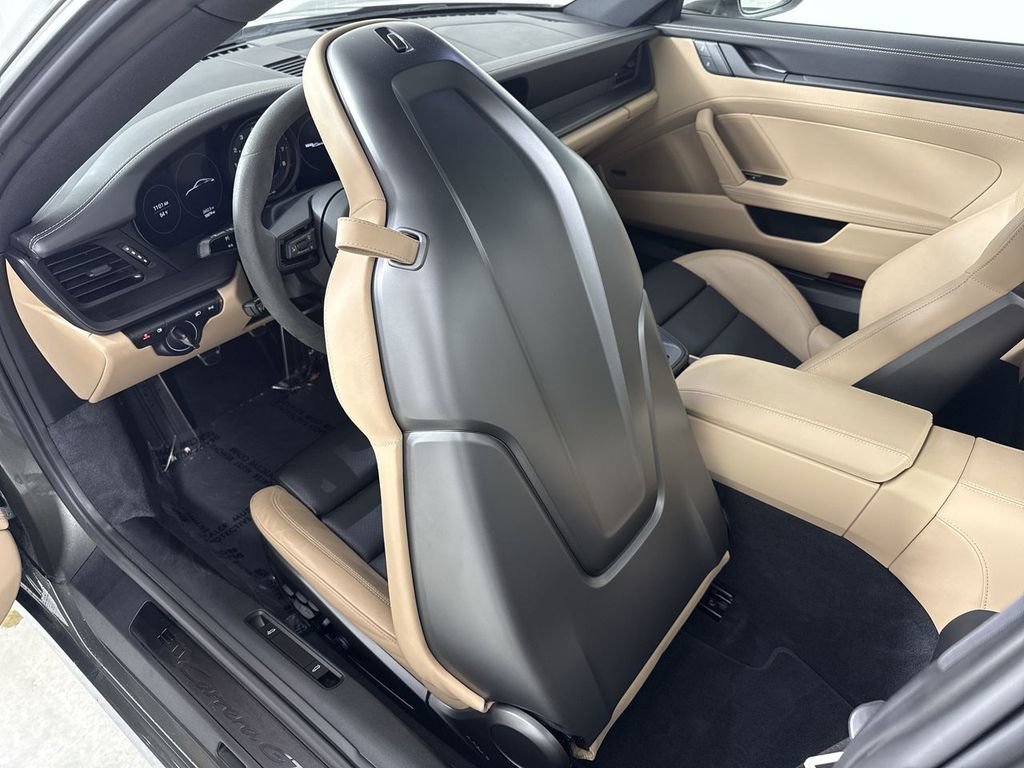 Certified 2024 Porsche 911 Carrera GTS RWD image 26