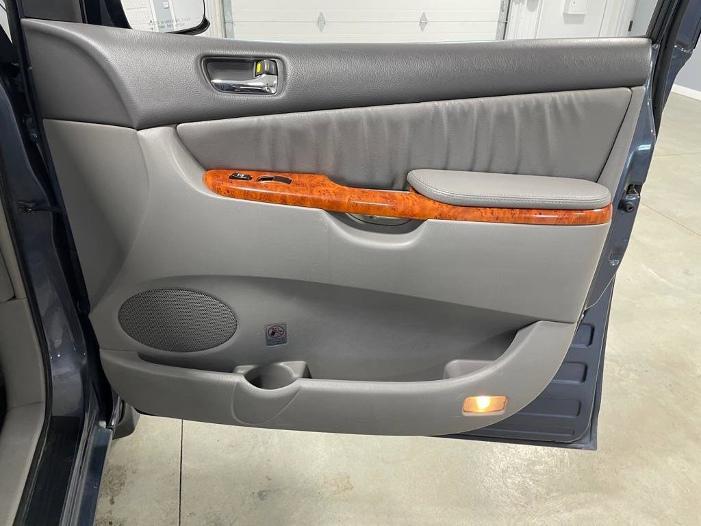 Used 2008 Toyota Sienna XLE image 26