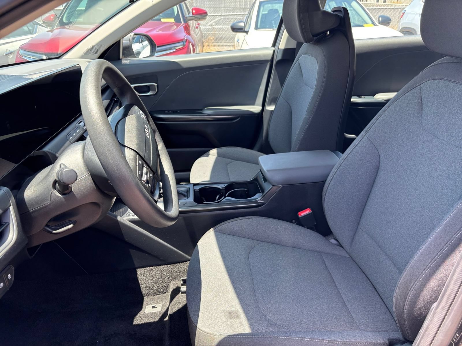 Used 2025 Kia K4 FWD image 25