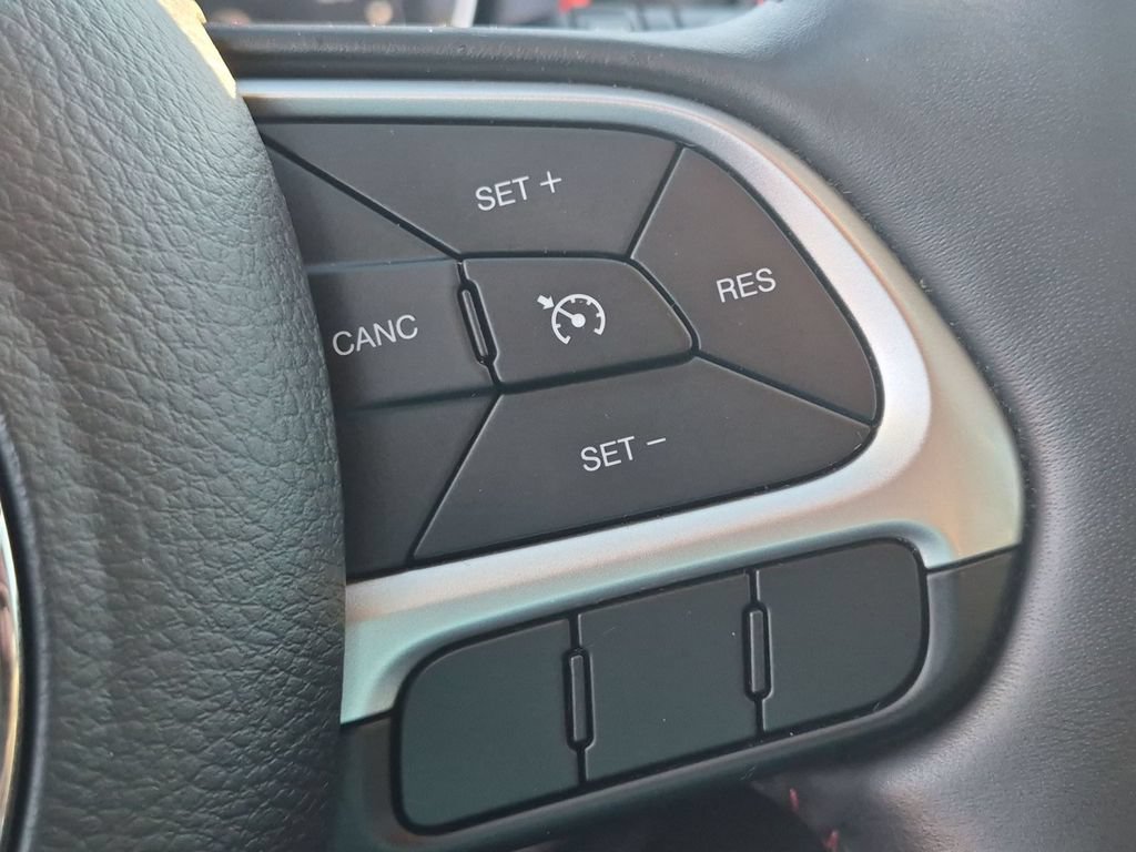 Used 2018 Jeep Compass Trailhawk w/ Cold Weather Group AWD/4WD image 17