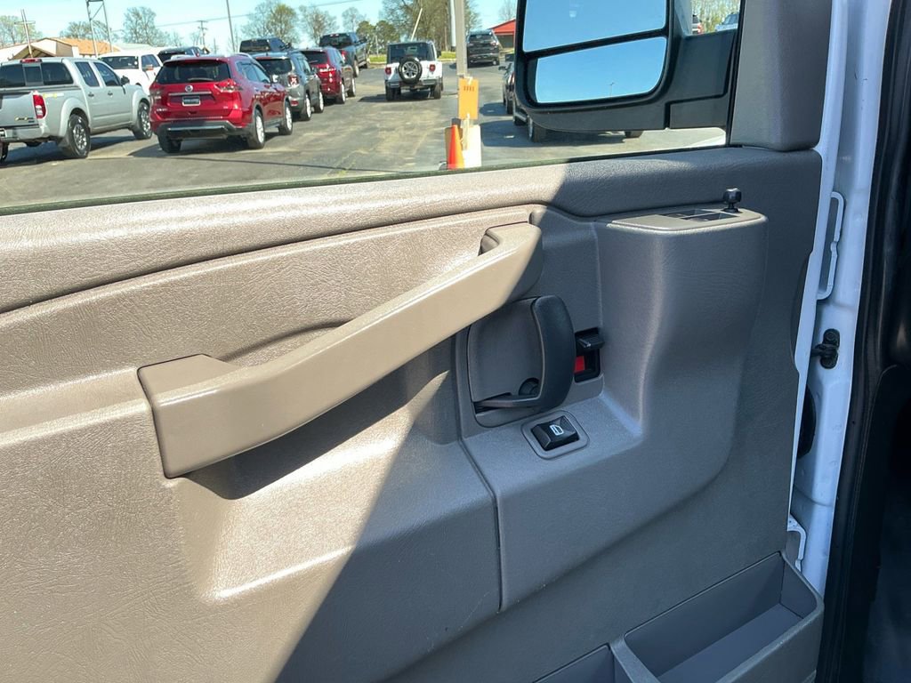Used 2024 GMC Savana 2500 w/ Driver Convenience Package image 16