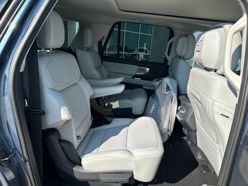 New 2027 Ford Expedition Max Platinum w/ Driver's Package AWD/4WD image 39