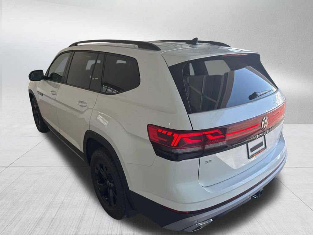 New 2026 Volkswagen Atlas Peak Edition image 3