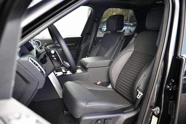 New 2025 Land Rover Discovery Metropolitan Edition image 23