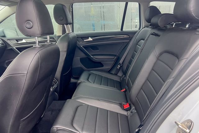Used 2018 Volkswagen Golf SEL image 23