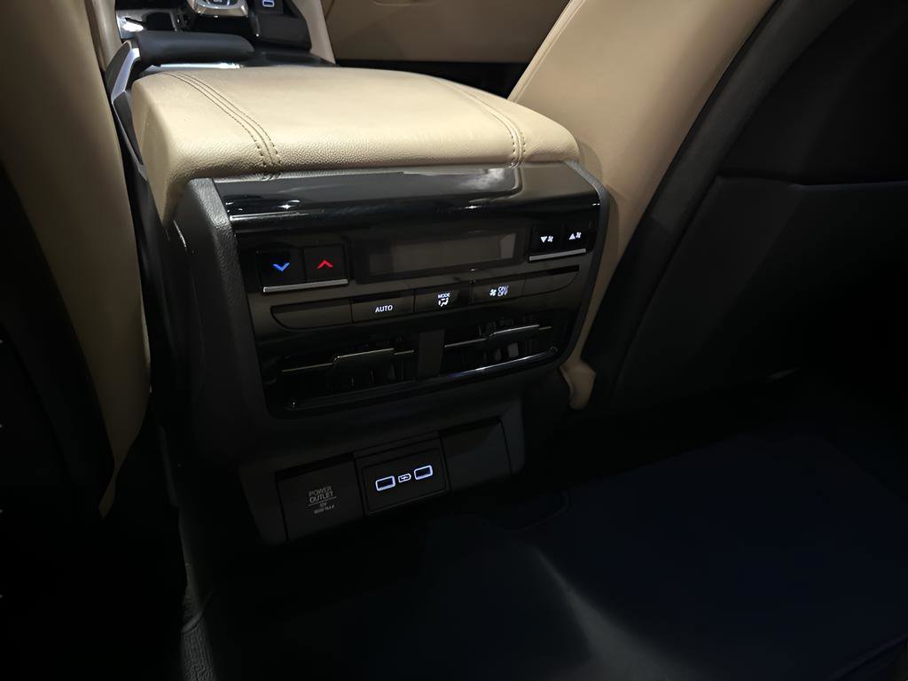 Used 2024 Acura MDX SH-AWD image 21