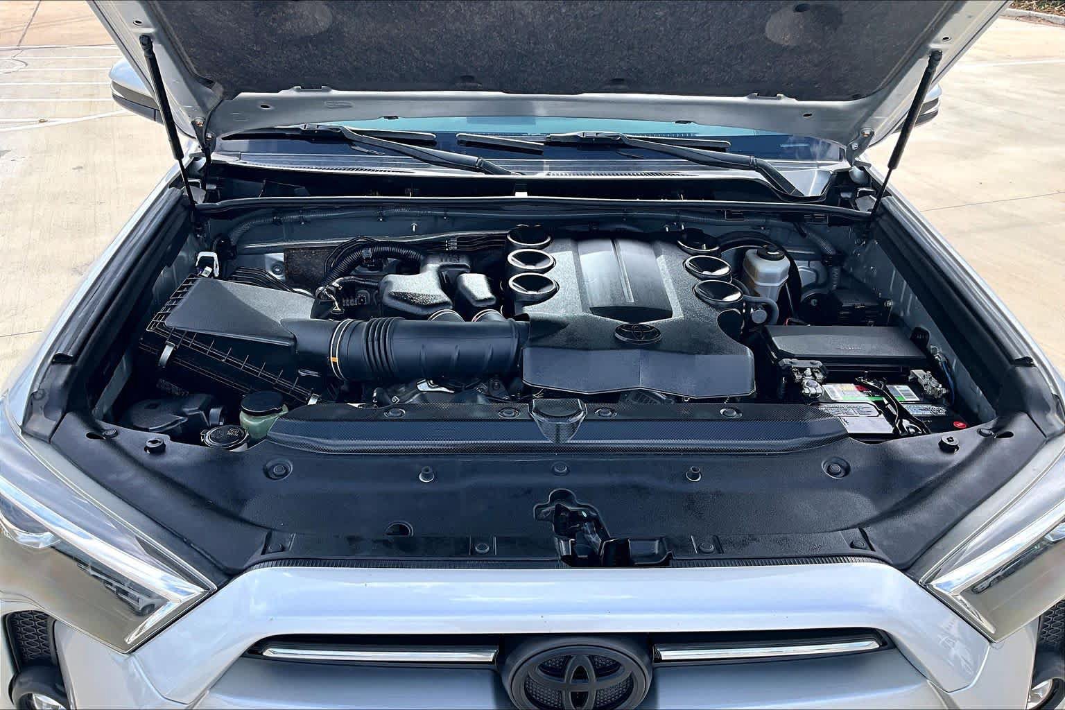 Used 2022 Toyota 4Runner SR5 Premium w/ Moonroof Package RWD image 32