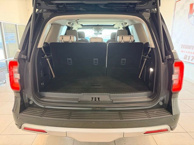 Used 2022 Ford Expedition Limited image 6